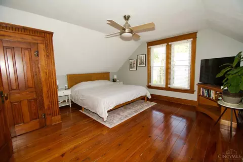 Bedroom - 6812 Plainfield Rd, Silverton, OH 45236 photo 1 of 4