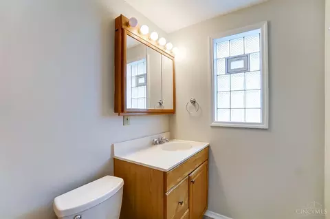 Bath - 6905 Merwin Ave, Cincinnati, OH 45227 photo 1 of 2