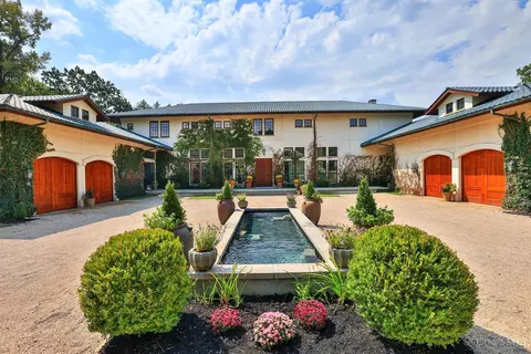 5775 Drake Rd, Cincinnati, OH 45243