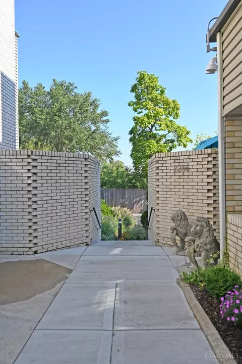 2292 Dana Ave, Cincinnati, OH 45208