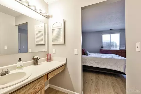 Bath - 5150 Old Oak Trl #29, Cincinnati, OH 45238 photo 4 of 4