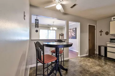 Dining - 5150 Old Oak Trl #29, Cincinnati, OH 45238 photo 5 of 5