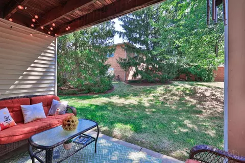 Exterior - 5150 Old Oak Trl #29, Cincinnati, OH 45238 photo 4 of 9