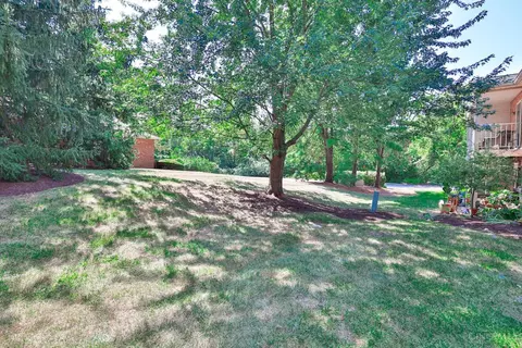 Exterior - 5150 Old Oak Trl #29, Cincinnati, OH 45238 photo 6 of 9