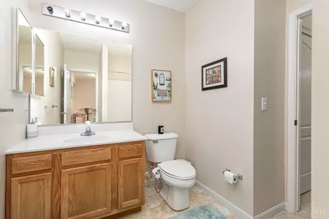 Bath - 5727 High Tree Dr, Cincinnati, OH 45247 photo 2 of 3