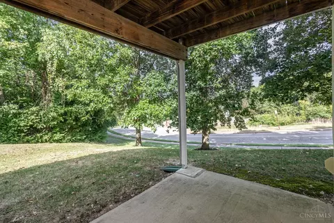 Exterior - 5727 High Tree Dr, Cincinnati, OH 45247 photo 7 of 9