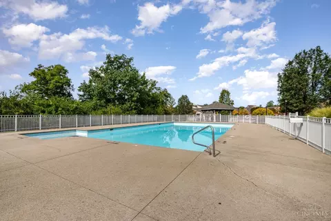 Exterior - 5727 High Tree Dr, Cincinnati, OH 45247 photo 9 of 9