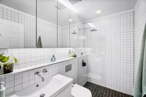 Bath - 3668 Hopper Ridge Rd, Cincinnati, OH 45255 photo 2 of 5
