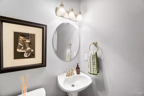 Bath - 3668 Hopper Ridge Rd, Cincinnati, OH 45255 photo 1 of 5