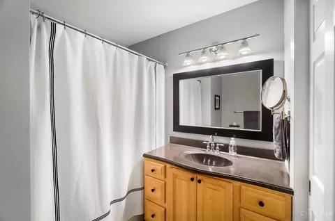 Bath - 3668 Hopper Ridge Rd, Cincinnati, OH 45255 photo 5 of 5