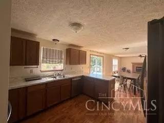1034 Painter Fork Dr, Bethel, OH 45106 photo 4