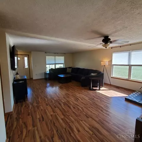 1034 Painter Fork Dr, Bethel, OH 45106 photo 8