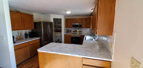 1034 Painter Fork Dr, Bethel, OH 45106 photo 5