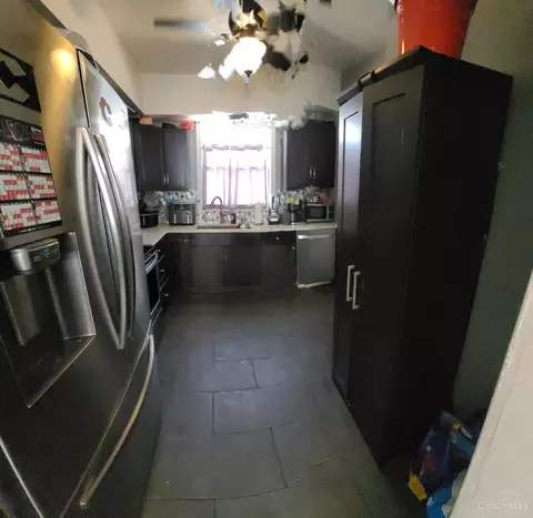 Kitchen - 4430 Whetsel Ave, Cincinnati, OH 45227 photo 1 of 1