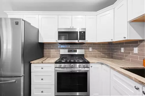 Kitchen - 2418 Rainbow Ct, Cincinnati, OH 45230 photo 2 of 2