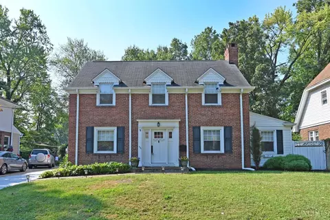 1735 Laurelwood Cir, Cincinnati, OH 45224