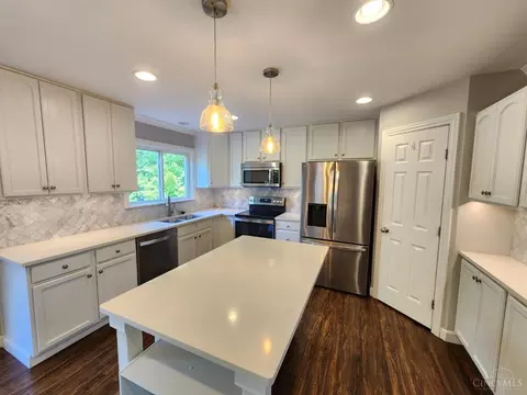 Kitchen - 7235 Bridge Point Pass, Cincinnati, OH 45248 photo 3 of 4