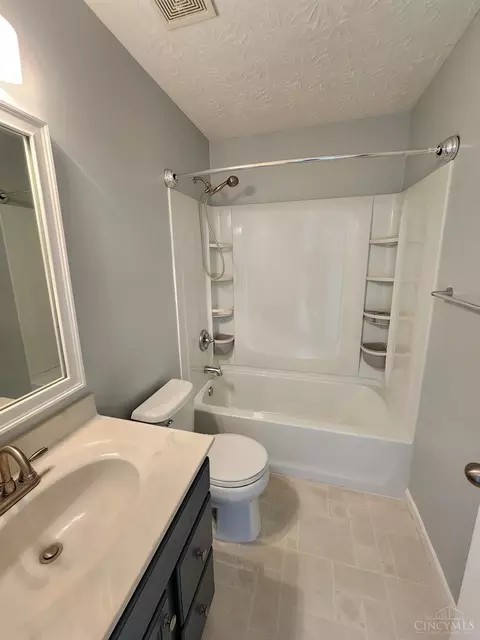 Bath - 7235 Bridge Point Pass, Cincinnati, OH 45248 photo 3 of 4