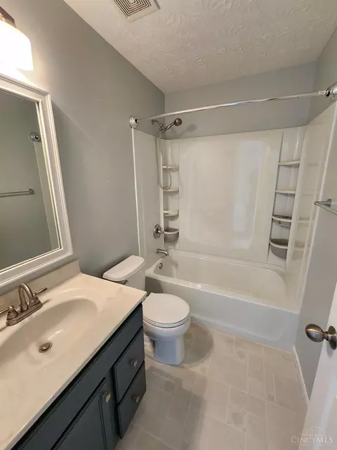Bath - 7235 Bridge Point Pass, Cincinnati, OH 45248 photo 1 of 4
