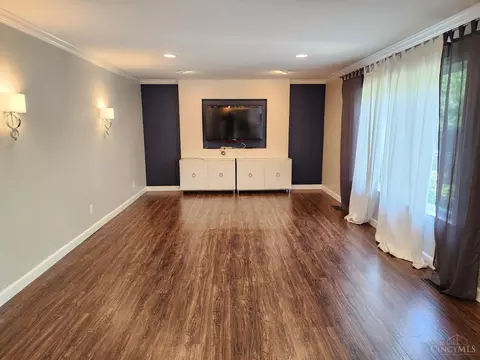 Living - 7235 Bridge Point Pass, Cincinnati, OH 45248 photo 2 of 6