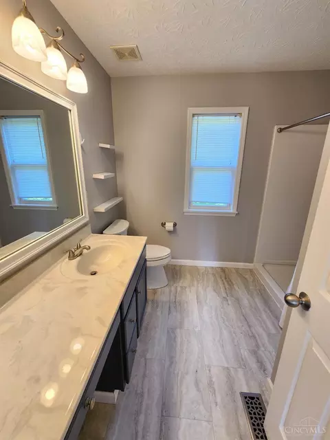 Bath - 7235 Bridge Point Pass, Cincinnati, OH 45248 photo 2 of 4