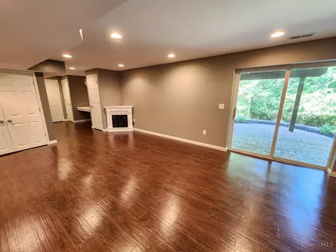 Living - 7235 Bridge Point Pass, Cincinnati, OH 45248 photo 4 of 6