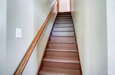 Entry Way - 35 Kessler Pl, Cincinnati, OH 45217 photo 1 of 1