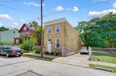 Exterior - 35 Kessler Pl, Cincinnati, OH 45217 photo 4 of 23