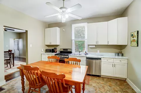 Kitchen - 35 Kessler Pl, Cincinnati, OH 45217 photo 3 of 4