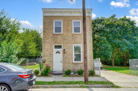 Exterior - 35 Kessler Pl, Cincinnati, OH 45217 photo 2 of 23