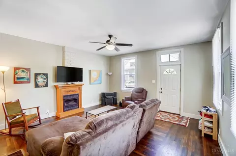 Living - 35 Kessler Pl, Cincinnati, OH 45217 photo 1 of 3