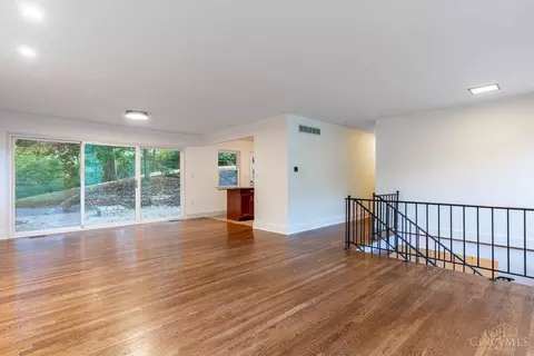 7364 Commonwealth Dr, Cincinnati, OH 45224 photo 8