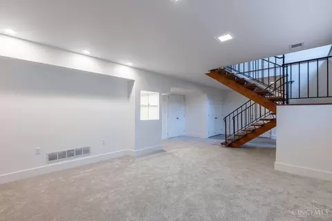 7364 Commonwealth Dr, Cincinnati, OH 45224 photo 5