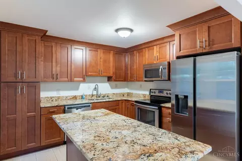 7364 Commonwealth Dr, Cincinnati, OH 45224 photo 11