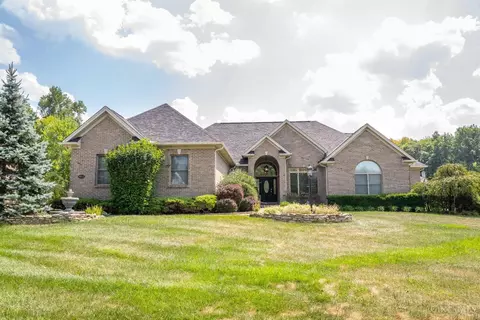 9815 Farmstead Dr, Symmes Twp, OH 45140