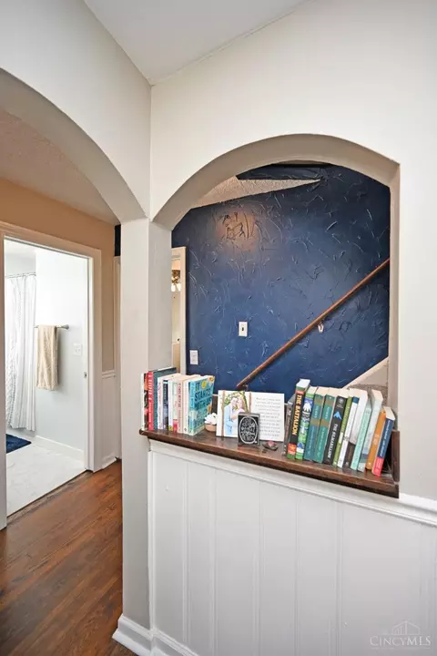 Entry Way - 6936 Warder Dr, Cincinnati, OH 45224 photo 1 of 1