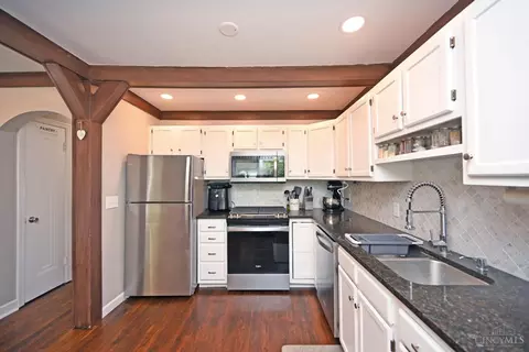 Kitchen - 6936 Warder Dr, Cincinnati, OH 45224 photo 2 of 2