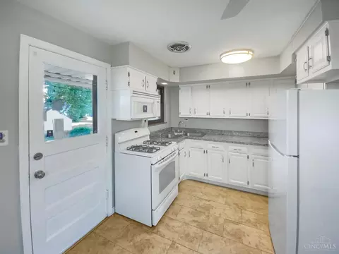 Kitchen - 186 W Crest Dr, Reading, OH 45215 photo 1 of 2