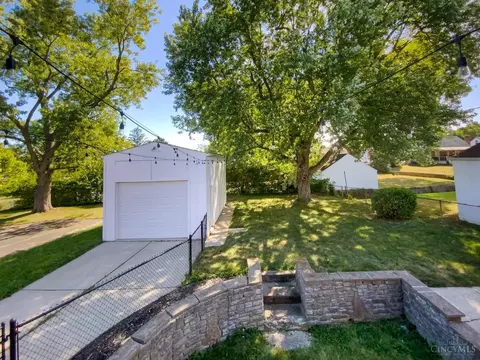 Exterior - 186 W Crest Dr, Reading, OH 45215 photo 6 of 6