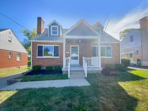 186 W Crest Dr, Reading, OH 45215
