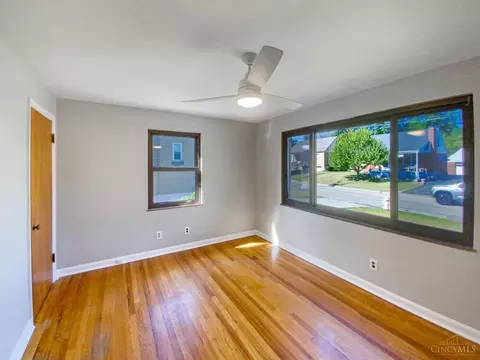 Bedroom - 186 W Crest Dr, Reading, OH 45215 photo 4 of 7