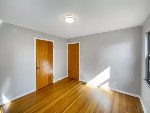 Bedroom - 186 W Crest Dr, Reading, OH 45215 photo 3 of 7