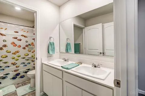 Bath - 3286 Shadow Ridge Ct, Morrow, OH 45152 photo 3 of 3
