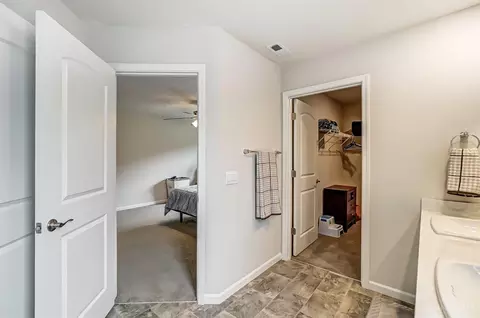 Entry Way - 3286 Shadow Ridge Ct, Morrow, OH 45152 photo 3 of 4