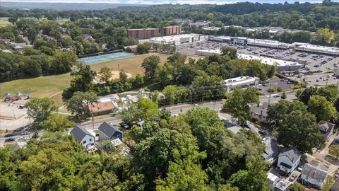View/Area - 3925 Paxton Ave, Cincinnati, OH 45209 photo 2 of 2
