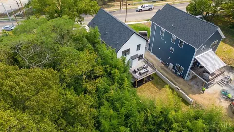 View/Area - 3925 Paxton Ave, Cincinnati, OH 45209 photo 1 of 2