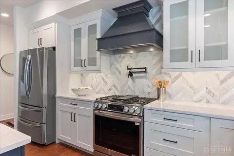 Kitchen - 3925 Paxton Ave, Cincinnati, OH 45209 photo 1 of 3