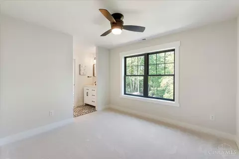 Bedroom - 3925 Paxton Ave, Cincinnati, OH 45209 photo 4 of 4