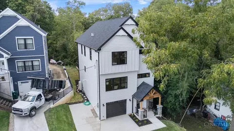 3925 Paxton Ave, Cincinnati, OH 45209