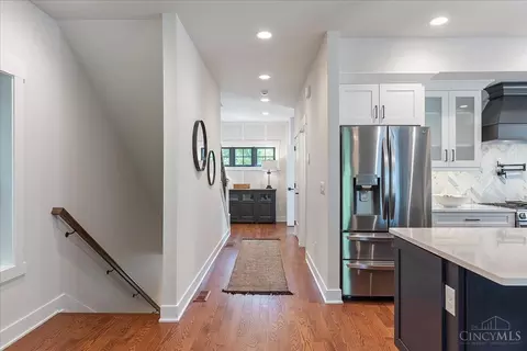 Entry Way - 3925 Paxton Ave, Cincinnati, OH 45209 photo 1 of 2